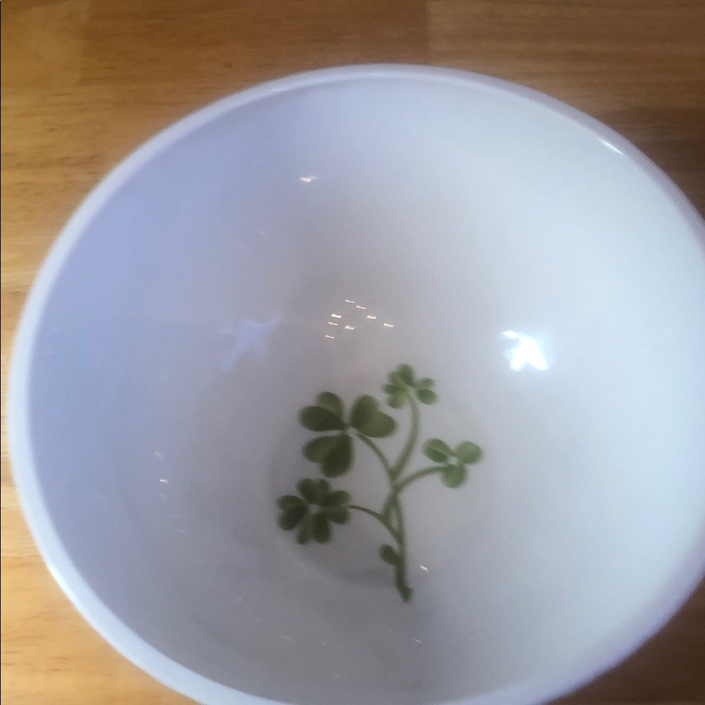 White Bowl with Green Clover Design - Picture 10 of 10